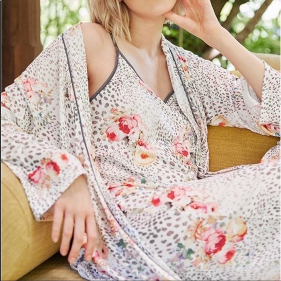 Johnny Was Winery Sleep Robe - Picture 3 of 14